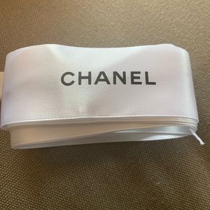 1 CHANEL white gift Wrap ribbons